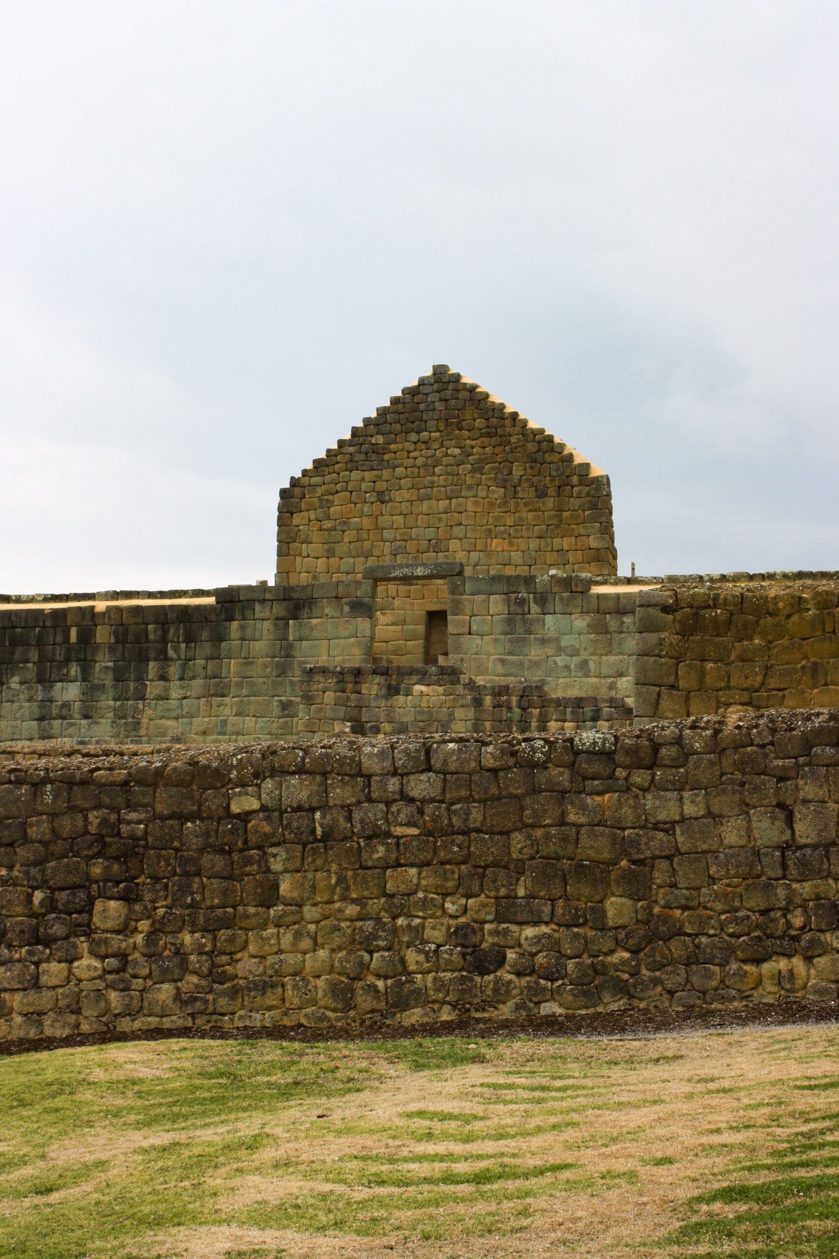 Explore the historical Ingapirca ruins in Cañar, Ecuador, showcasing ancient stone architecture.